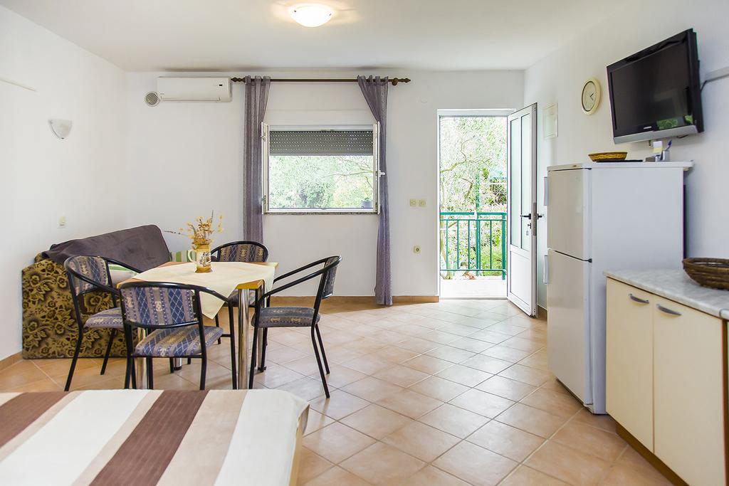 Apartments Zovko Drače エクステリア 写真