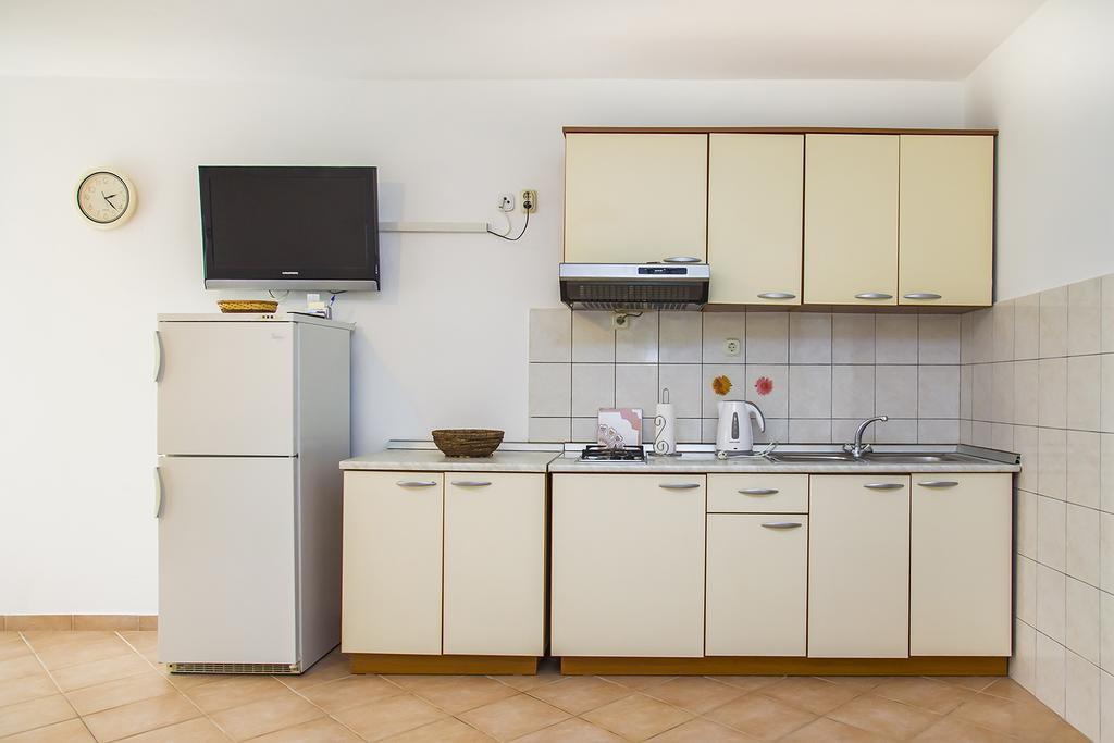 Apartments Zovko Drače エクステリア 写真