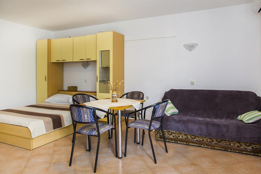 Apartments Zovko Drače エクステリア 写真