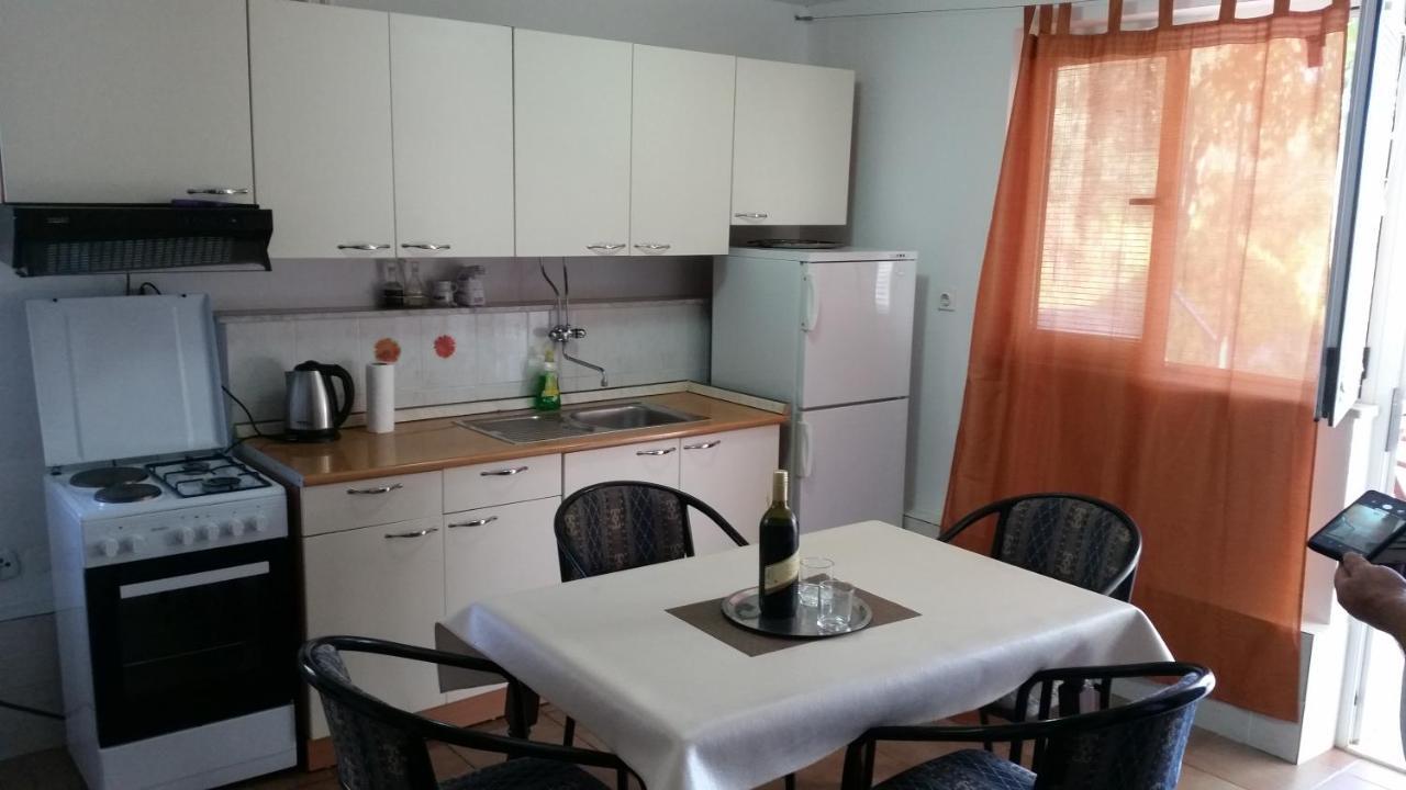Apartments Zovko Drače エクステリア 写真